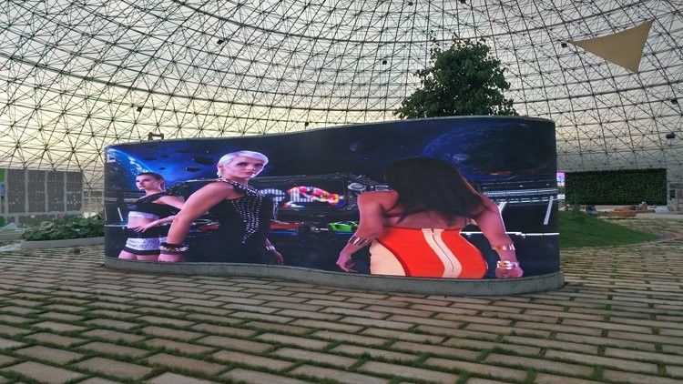 Màn hình tường video chống nước P3.91 LED đa màu cho trong nhà ngoài trời